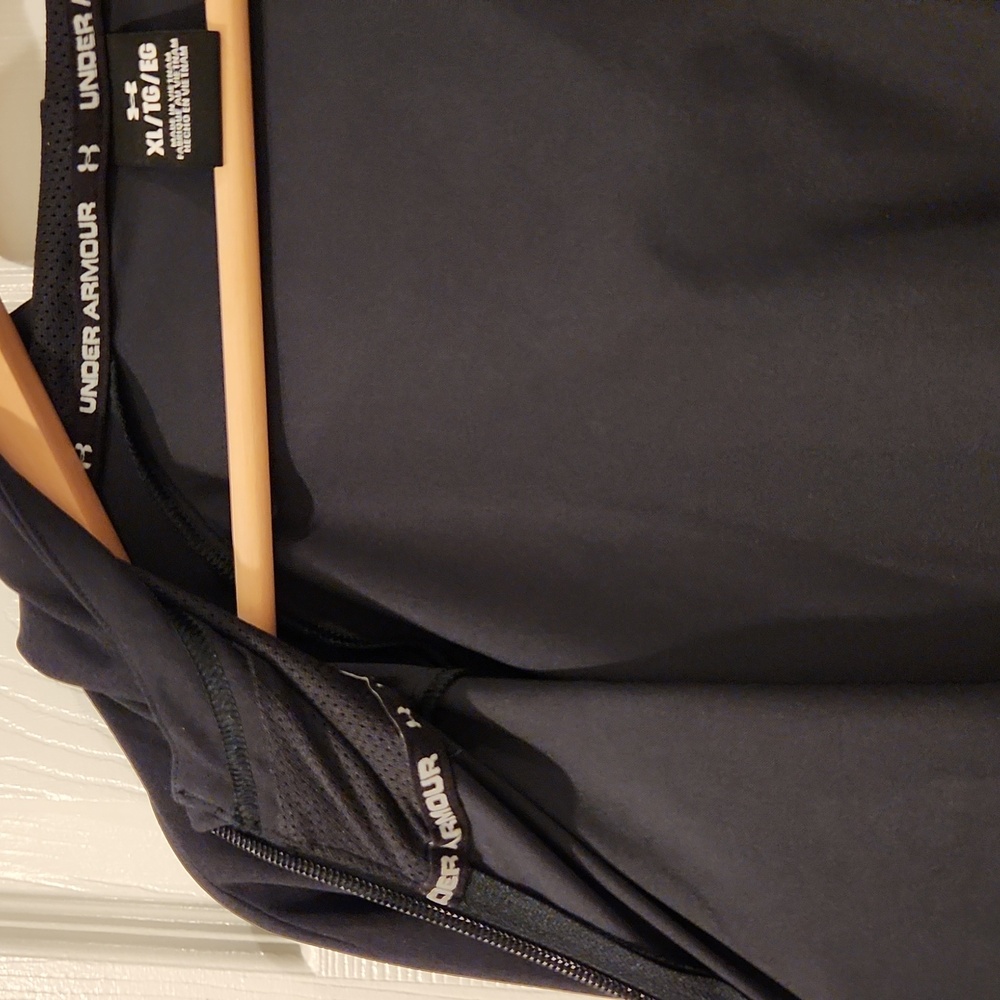 Under Armour Lightweight Hoodie - Picture 7 of 8